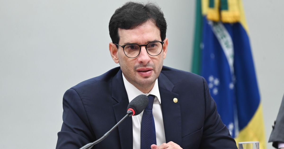 Câmara avança em jornada 6x1; relator prevê voto em 26 de maio