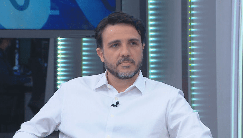 Renan Santos propõe reformas "duras" à Milei para Presidência