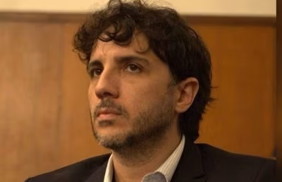 Renan Santos critica atuação de Alexandre de Moraes em caso envolvendo Flávio Bolsonaro