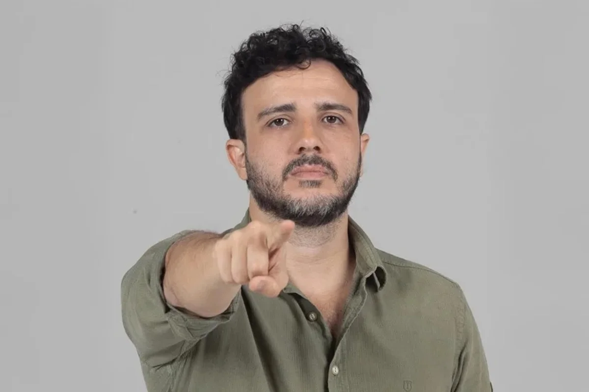 Renan Santos oficializa campanha à Presidência da República em SP