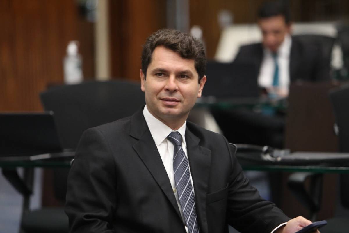 Republicanos oficializa candidatura de Alexandre Curi ao Senado pelo Paraná