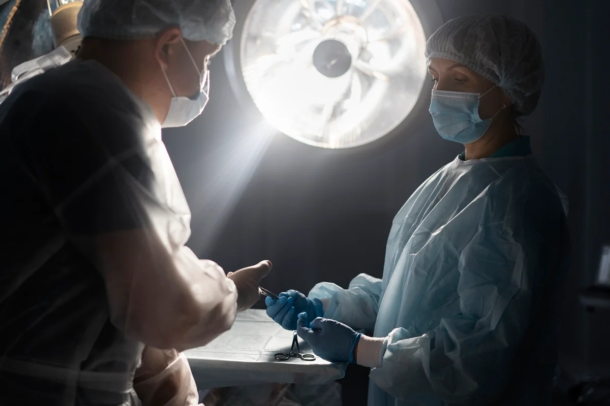 Medicina brasileira discute alta complexidade em transplantes para garantir dignidade