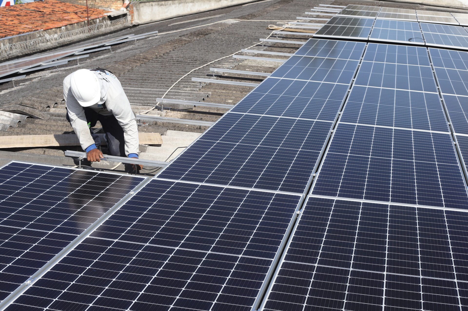 RN celebra marco de 1 GWp em energia solar distribuída e impulsiona economia