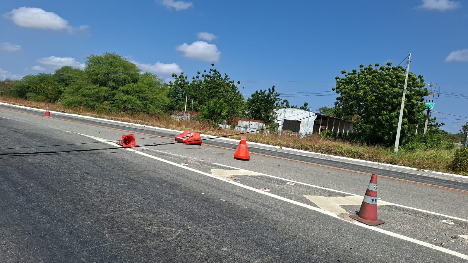 Interdição de trecho da BR-304 em Mossoró após colisão