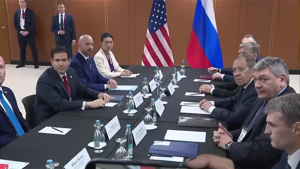 Marco Rubio e Sergey Lavrov discutem diplomacia em meio a conflitos globais