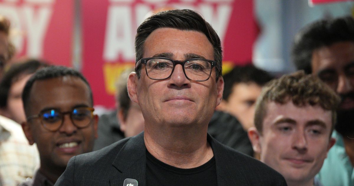 Andy Burnham assume como primeiro-ministro do Reino Unido