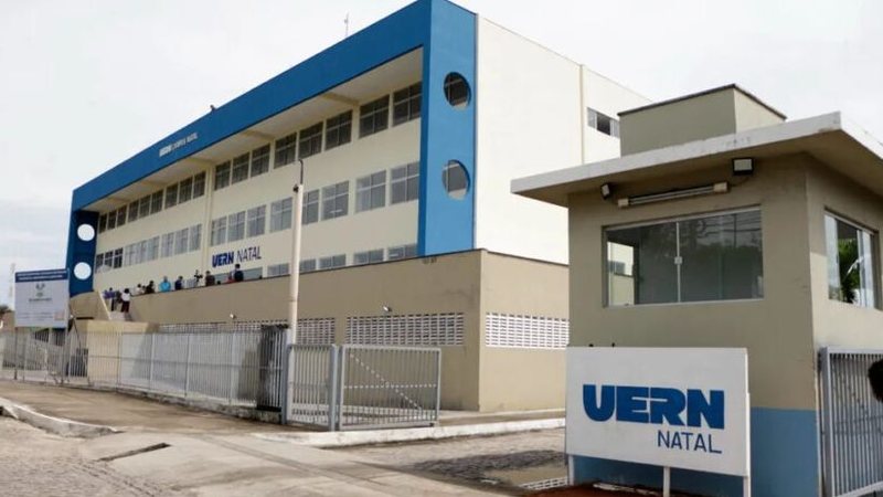 Uern homologa concurso e convoca 66 professores efetivos