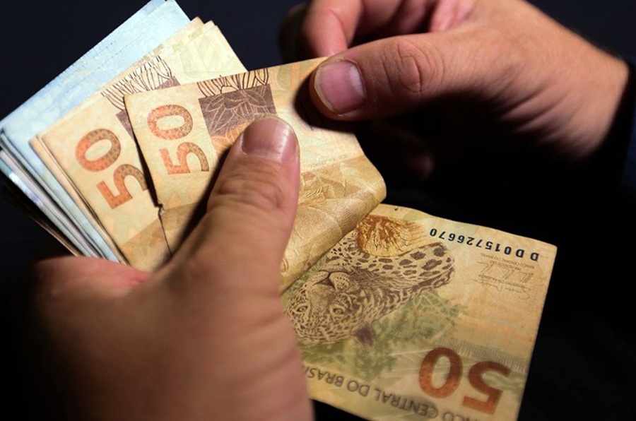 Dieese aponta que salário mínimo necessário deveria ser de R$ 7.892,55 para sustento familiar