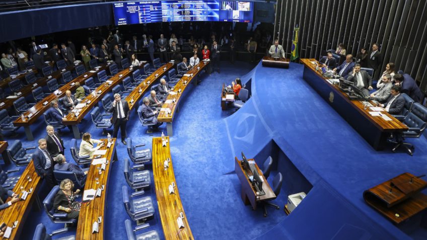 Samanda Alves e Styvenson Valentim lideram pesquisa para o Senado no RN