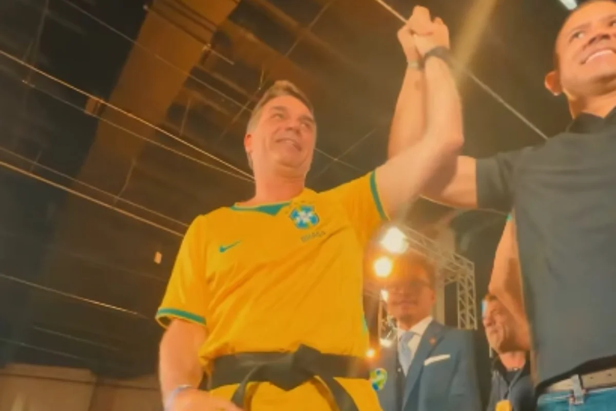Flávio Bolsonaro se declara mais forte do que nunca para eleições presidenciais