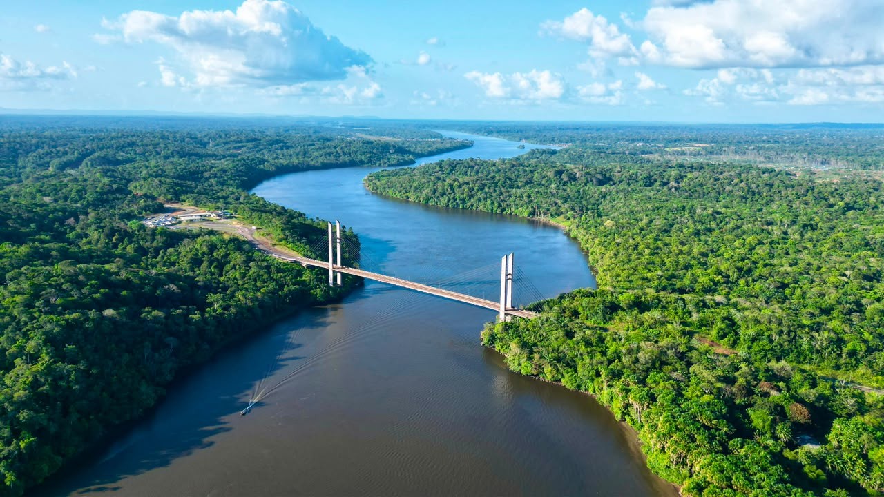 Brasil e França oficializam fim de visto para brasileiros na Guiana Francesa