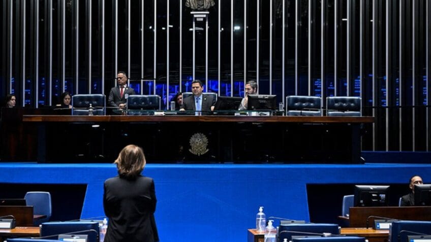 Senado mantém apoio à PEC alternativa ao fim da jornada 6x1 apesar de tentativas de retirada