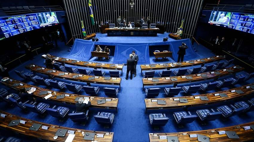 Senado federal inicia discussão para acabar com escala 6x1 e reduzir jornada para 40 horas