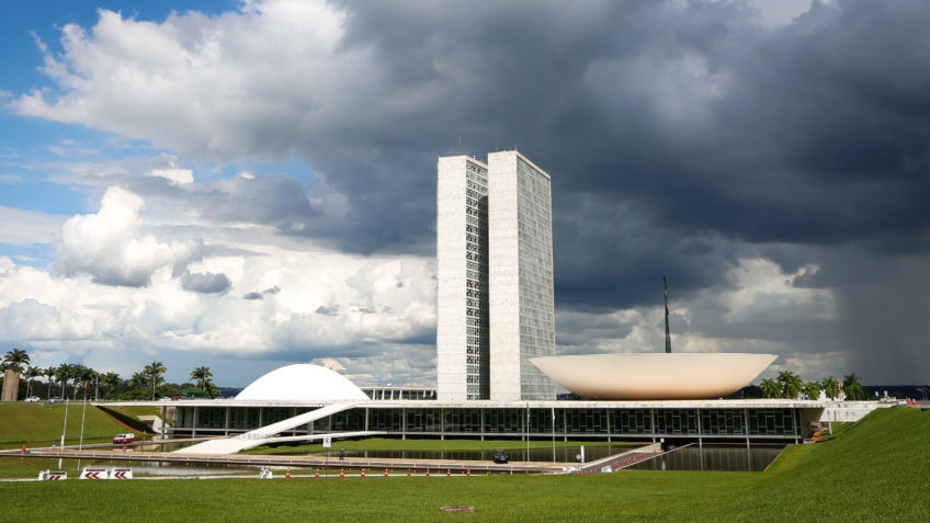 Presidente, senadores e deputados: entenda as funções e mandatos de cada cargo