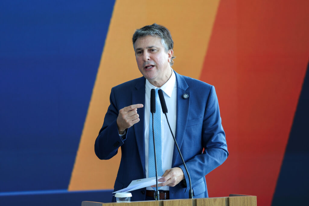 Senador do PT defende classificação de PCC e CV como terroristas, divergindo do governo Lula