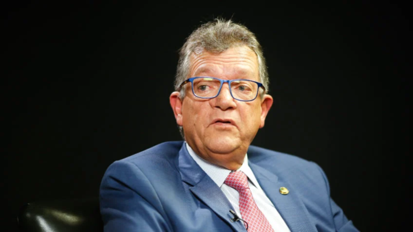 Senador Laércio Oliveira prepara projeto de lei para reduzir reinjeção de gás e impulsionar o setor
