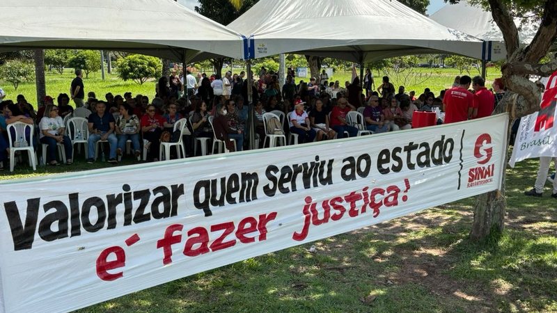 Servidores do RN protestam contra o Governo após TCE solicitar lista de funcionários aptos à aposentadoria
