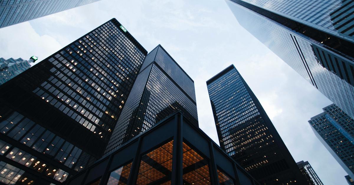 Setor imobiliário atrai investidores com alta de lançamentos e fundos na bolsa