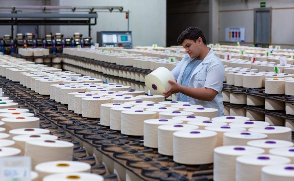 Setor produtivo lança manifesto contra fim da taxa das blusinhas e exige isonomia tributária