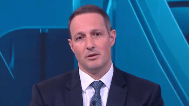 Derrite propõe modelo prisional de El Salvador para plano de segurança de Flávio Bolsonaro