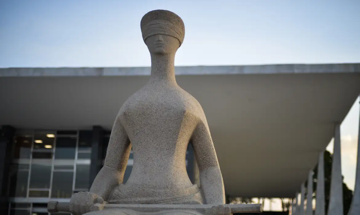 STF mantém placar contra mudanças na Lei da Ficha Limpa após votos de Fux e Cármen Lúcia