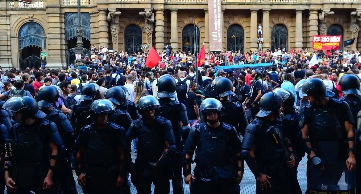 STJ impõe a São Paulo protocolo para atuação da PM em manifestações