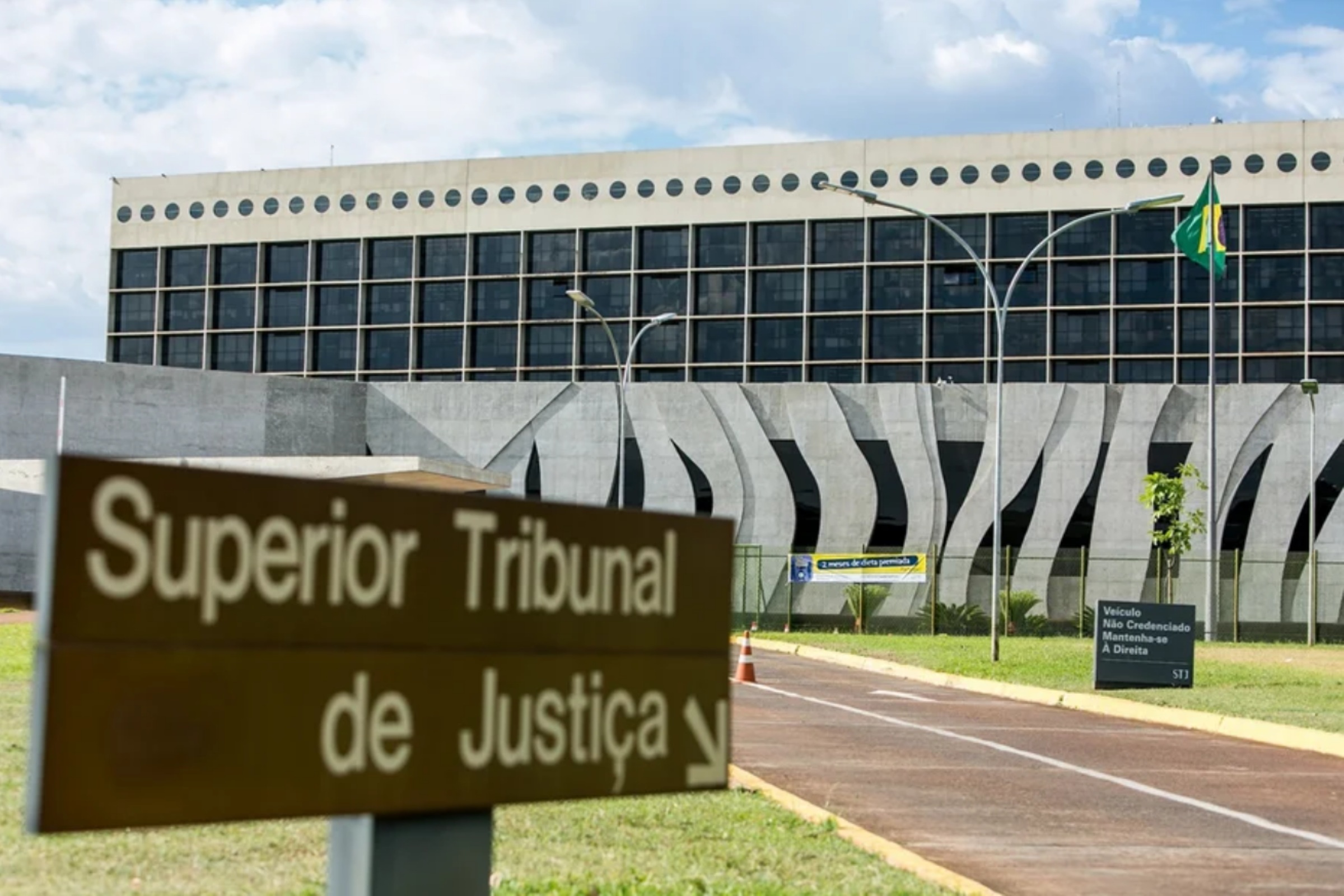 STJ: locação de imóvel por Airbnb depende da autorização do condomínio