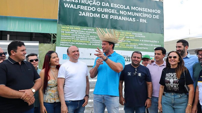 Senador Styvenson Valentim foca em educação e água em quatro municípios do Rio Grande do Norte
