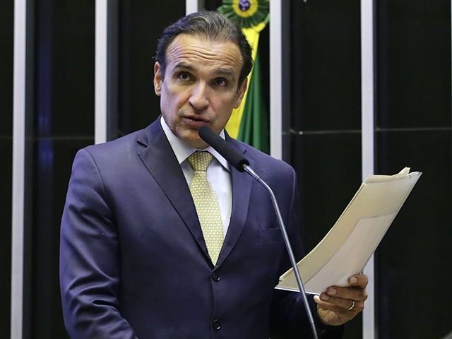 Governo suspende multas do free flow; Leal critica atraso