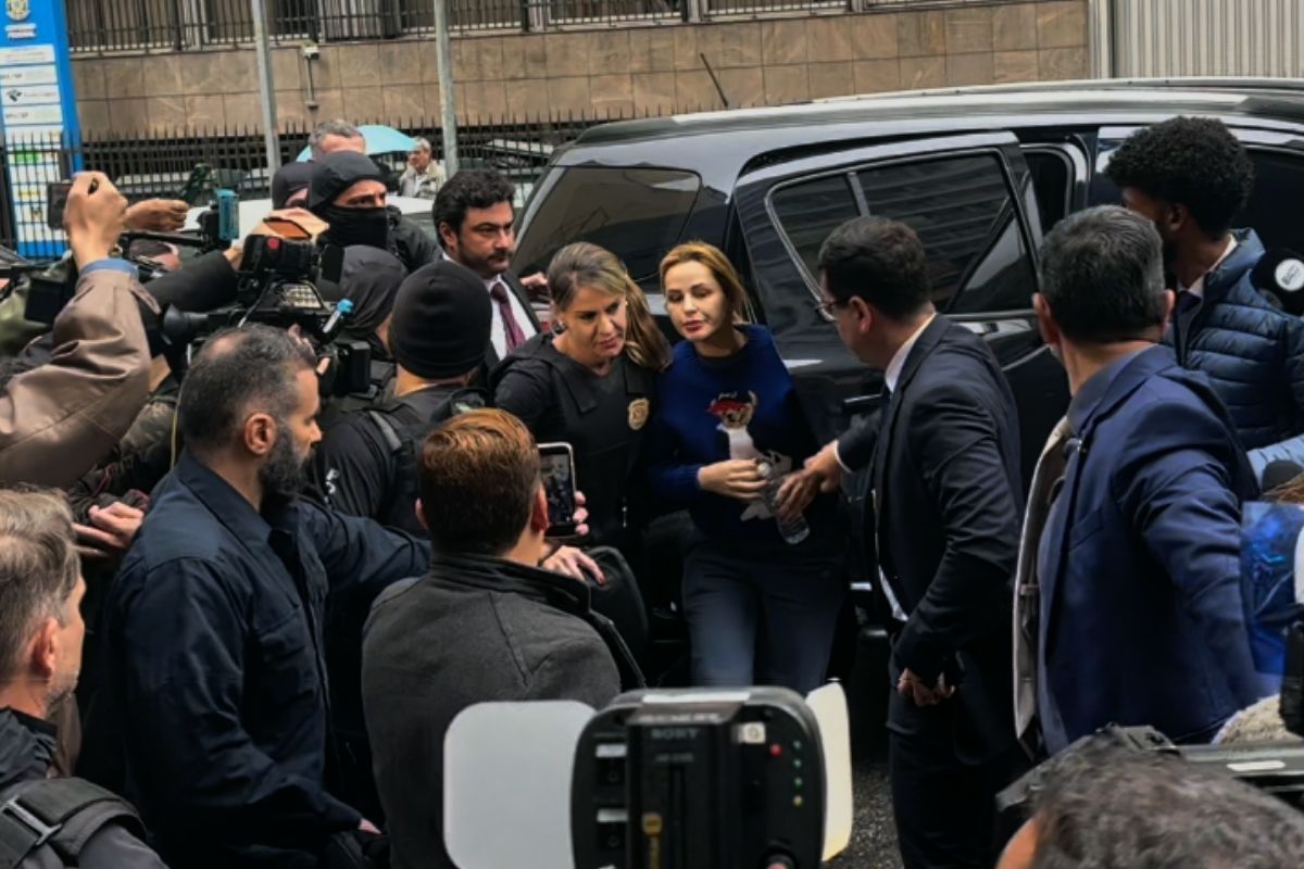Tarcísio de Freitas revela que operador do PCC guardava dinheiro para Deolane Bezerra