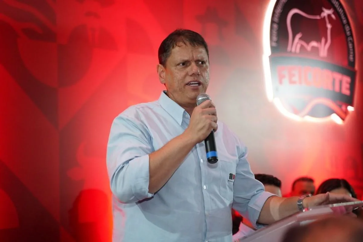 Tarcísio inicia campanha em Osasco, reduto simbólico contra o PT