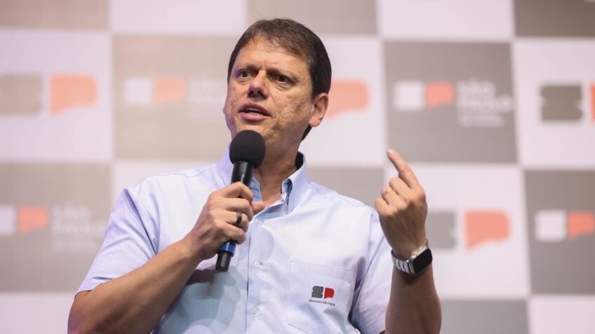 Tarcísio de Freitas presta solidariedade a Marina Silva após intimidação
