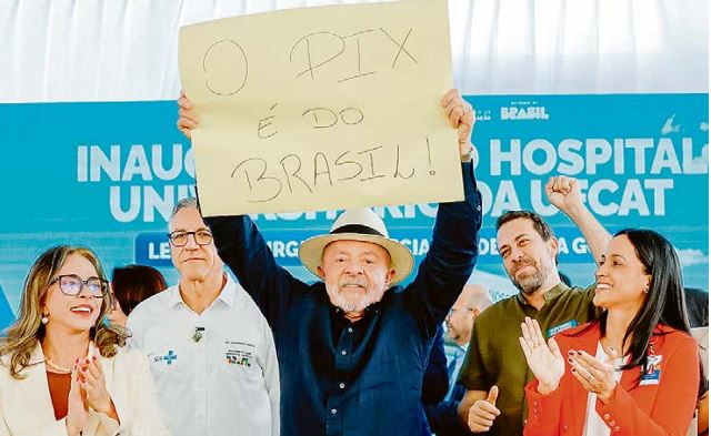 Tarifa dos EUA sobre produtos brasileiros amplia embate entre Lula e Flávio Bolsonaro