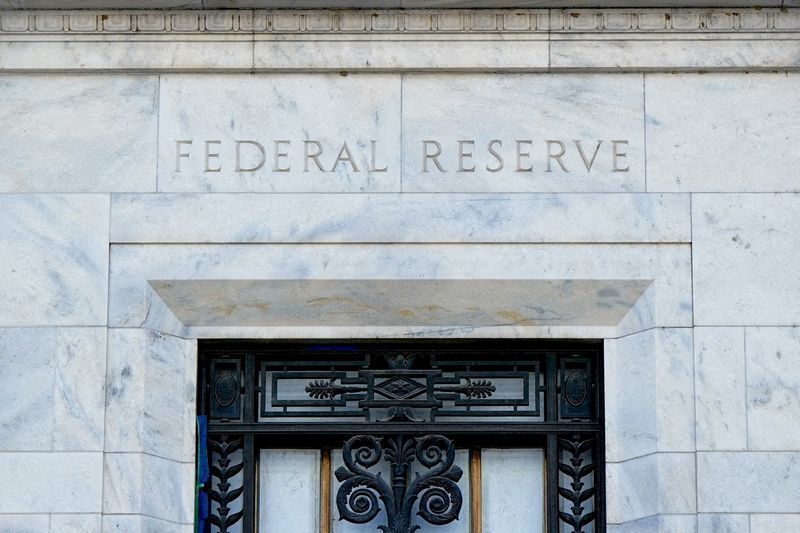 Decisão do Fed sobre juros amplia incerteza e derruba mercado nos EUA
