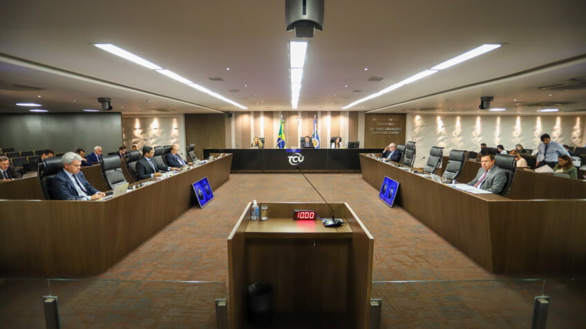 Técnicos do TCU recomendam suspensão parcial de leilão de energia bilionário