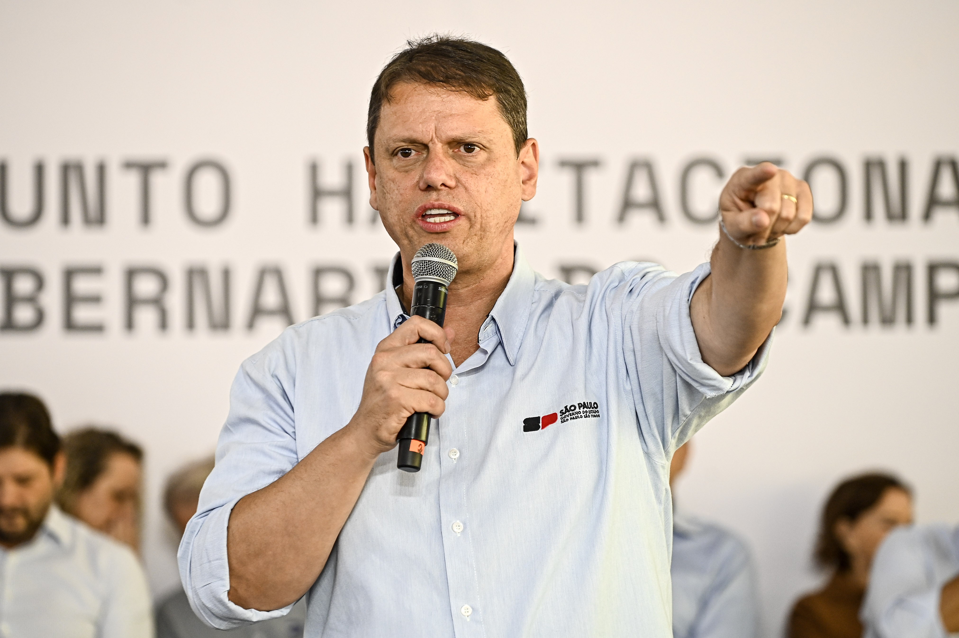 Tarcísio defende negociação exaustiva para contornar impacto do tarifaço dos EUA