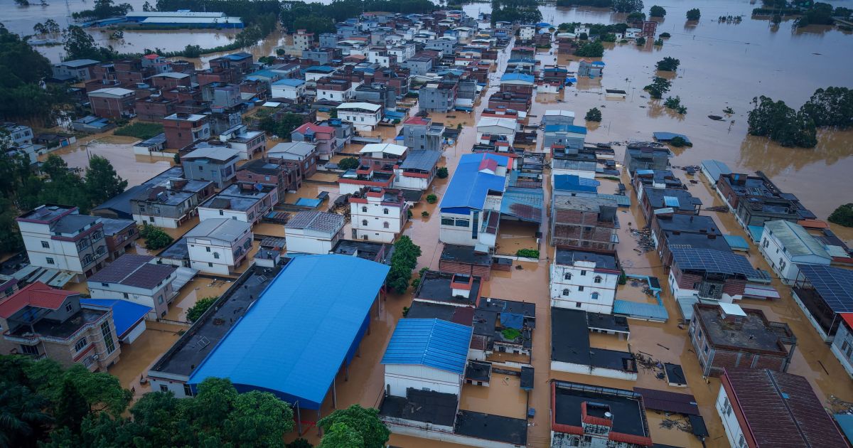 Supertufão Bavi eleva alerta de desastres climáticos na China