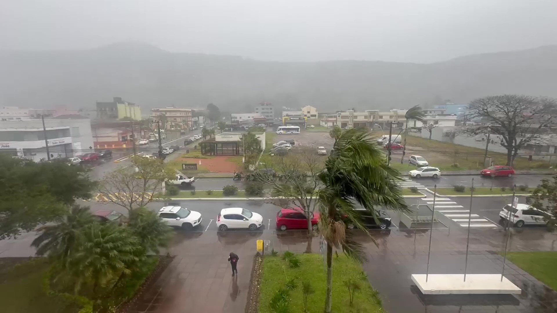 Alerta de temporais e ventos de até 100 km/h atinge Região Sul