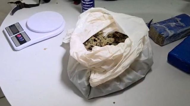 PRF prende trio com 5kg de drogas após perseguição em Mossoró