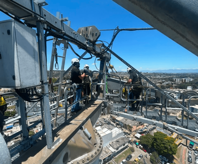 Equipes de resgate salvam 16 pessoas presas em teleférico na Colômbia após terremoto