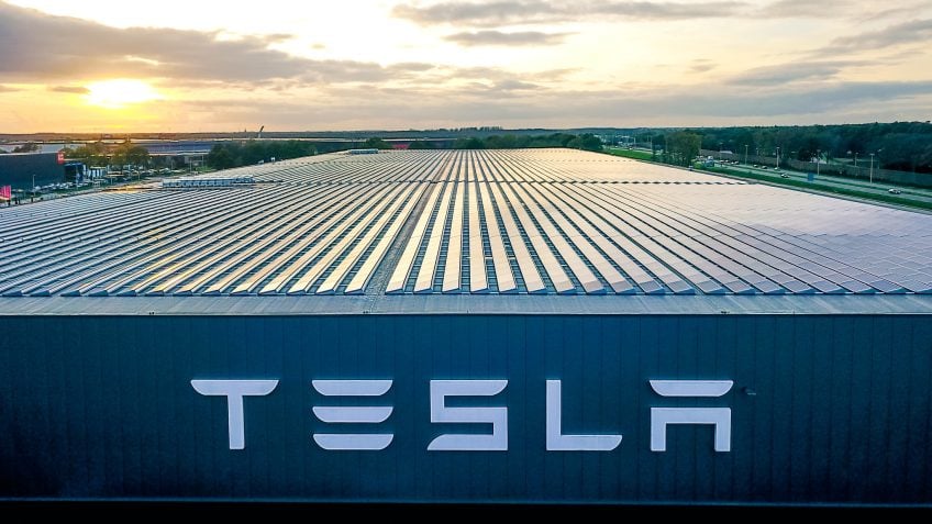 Tesla registra retração de 5% no lucro do 2º trimestre