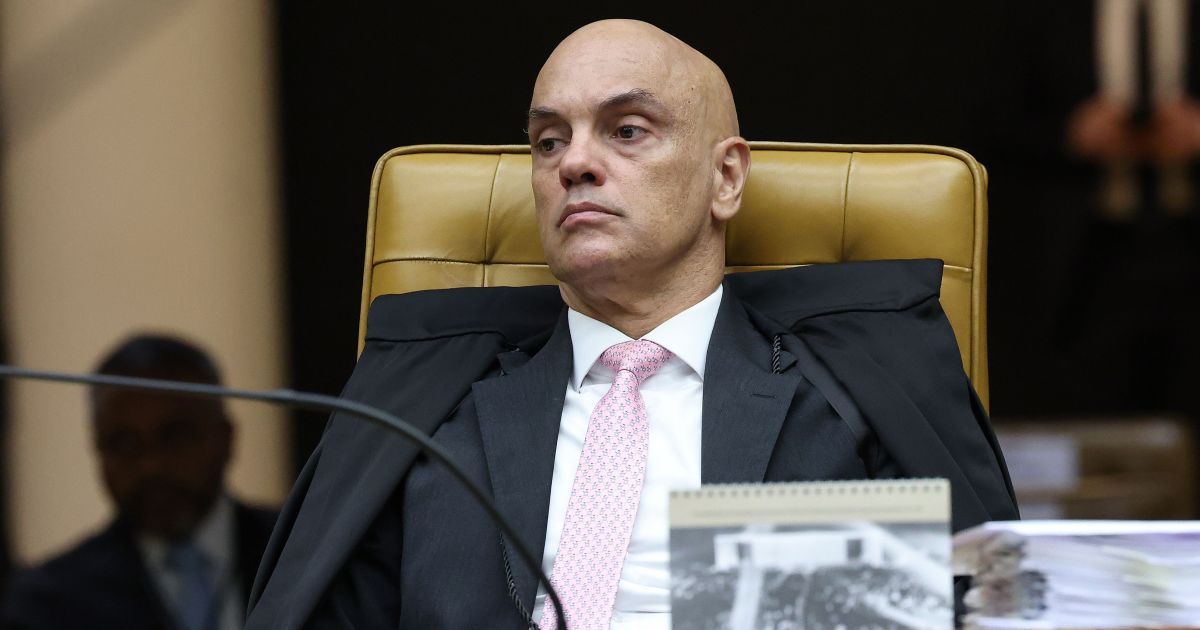 Ações de Alexandre de Moraes amplificam protagonismo de Jair Bolsonaro