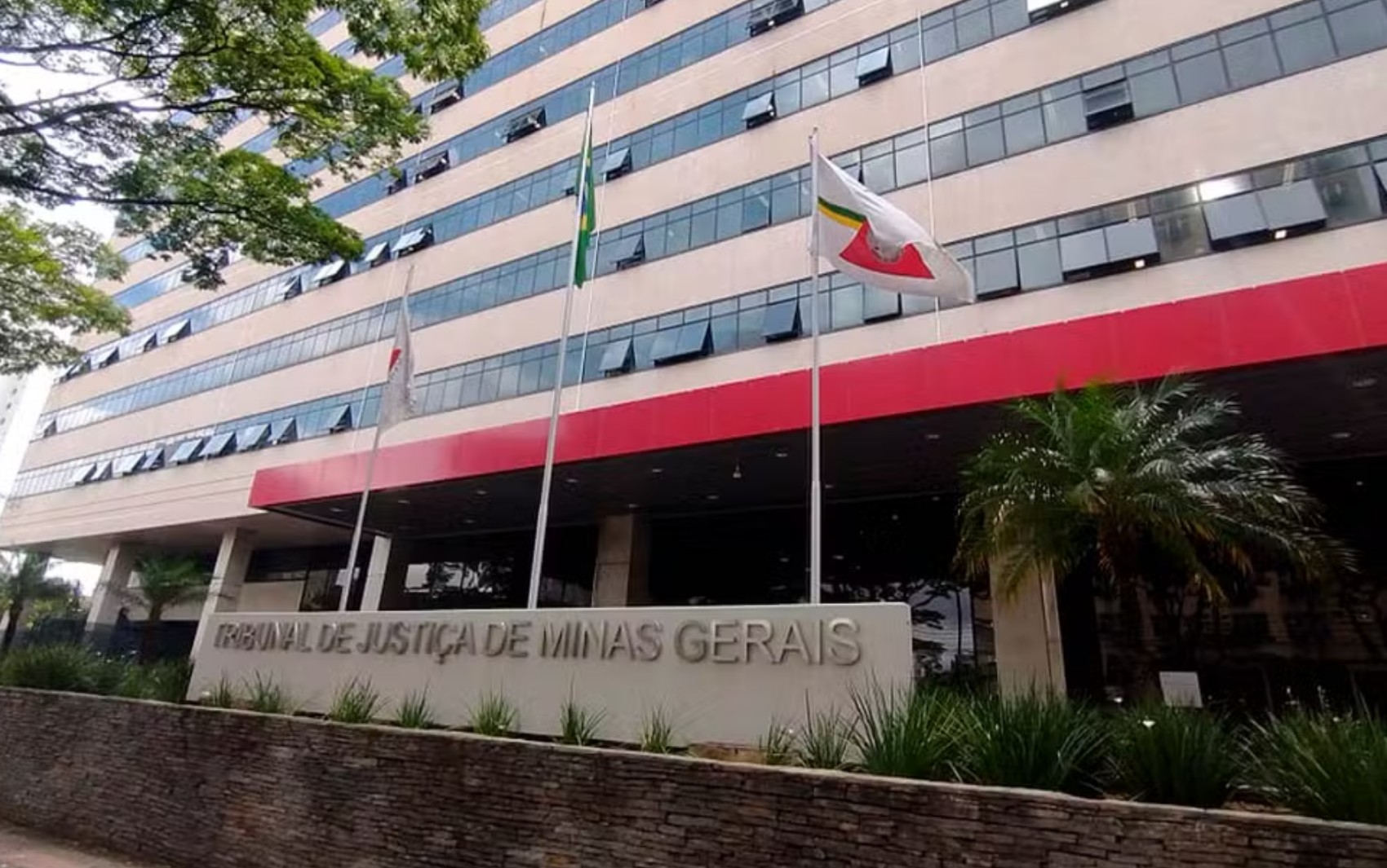 TJMG paga R$ 767 mil a servidor em mês após novas regras do STF