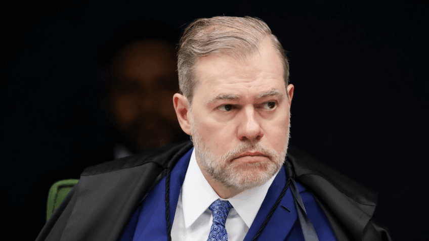 Dias Toffoli assume vaga como ministro do TSE, reforçando composição para as eleições de 2026