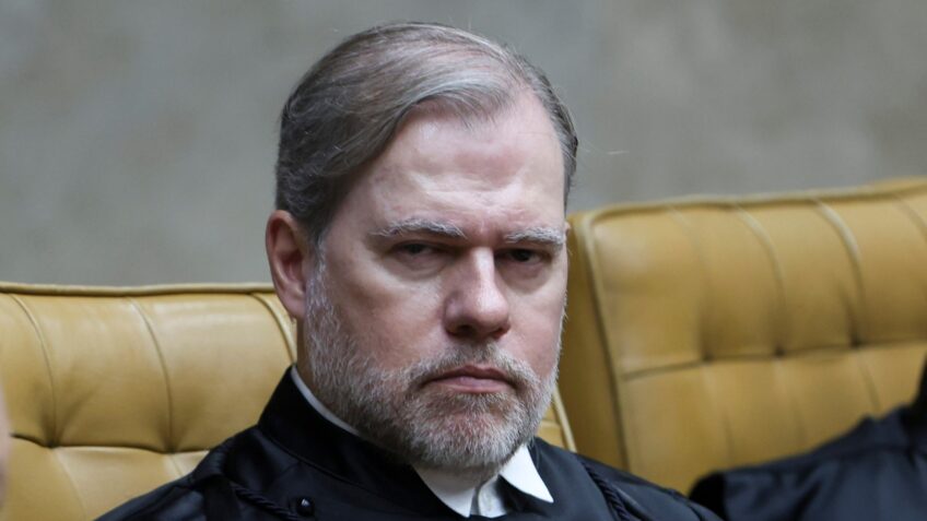 Toffoli vota e exige contribuição social de cooperativas