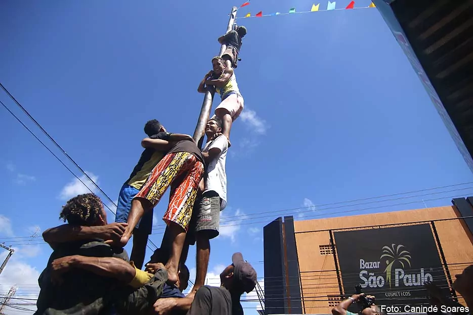 Bairro do Alecrim celebra tradição com Pau de Sebo e R$ 400 em prêmio neste sábado, 20