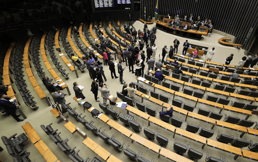 Transparência Internacional alerta para ampliação de risco de corrupção com projeto aprovado na Câmara