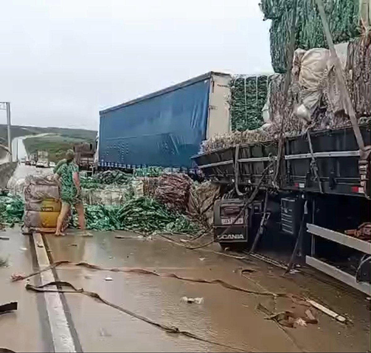 BR-304 tem grave acidente com três carretas