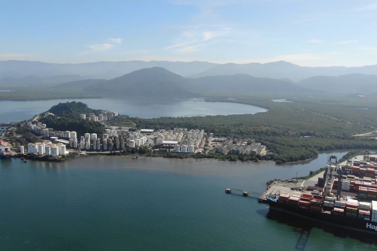 Tripulante filipino é preso suspeito de matar compatriota em navio atracado em Santos