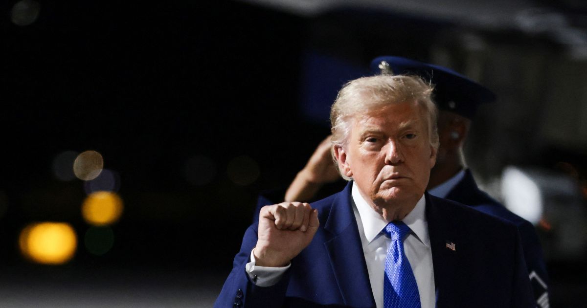 Donald Trump intensifica ataques à ala progressista do Partido Democrata após primárias